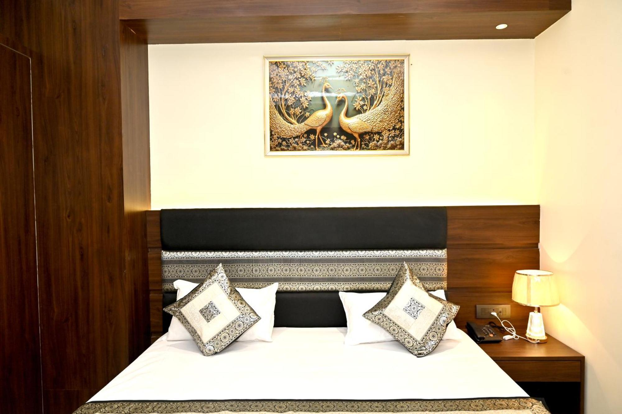 Jmd Royal Residency I Luxury 3-Star Hotel - Varanasi — Photos 3